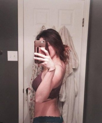 Я живу в Москве и знакома с самыми интересными местами этого города. В моих услугах включены не только классический секс и минет, но и ролевые игры, стриптиз и многое другое. Атмосфера нашей встречи будет наполнена огненной энергией и неповторимостью. Мои клиенты говорят, что со мной каждая минута - настоящий праздник, запоминающийся надолго. 🎉💃🔥 На моих фото ты увидишь мою привлекательность, а отзывы подтвердят мою надежность. Если ты готов окунуться в мир безграничного удовольствия, тогда не теряй времени и выбирай меня. Жду тебя, мой щедрый джентльмен! 😉💋 8165, 23 года